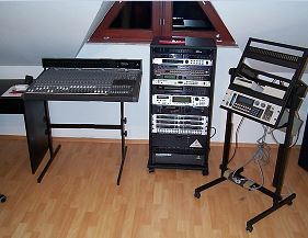 Studiobild 4“ height=