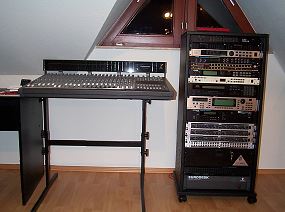 Studiobild 5“ height=